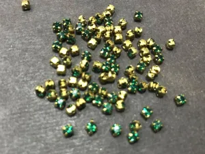 Emerald Green Circular Resin Stones with Catcher (12SS - 3 mm) (Wholesale)