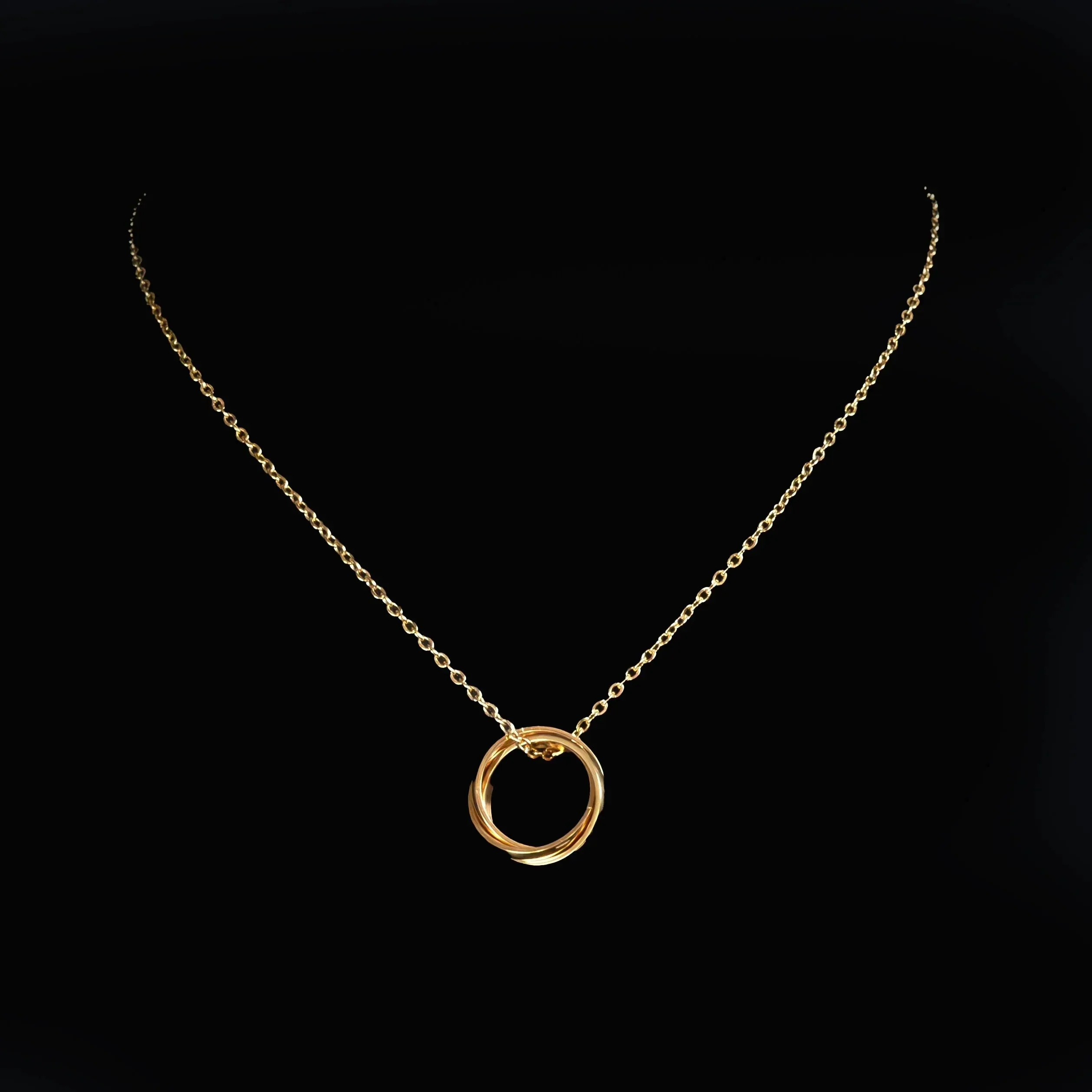 Homero Interlock Pendant with Chain Necklace