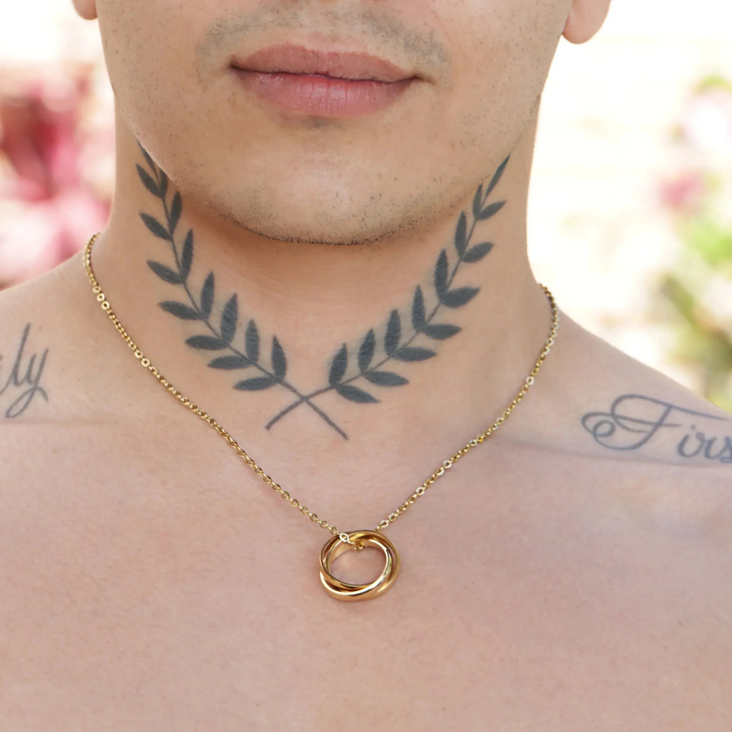 Homero Interlock Pendant with Chain Necklace