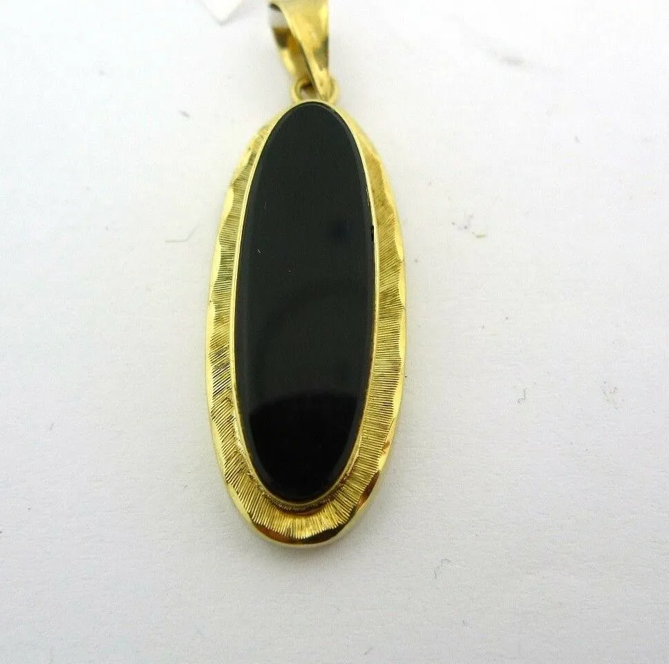 Vintage Oval Black Onyx 14K Yellow Gold Pendant